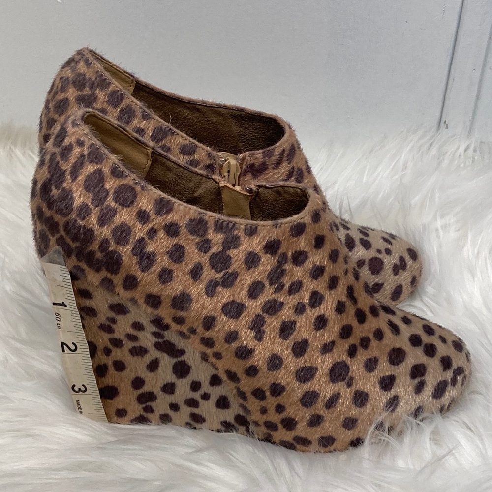Conuts Ankle Boots For Women’s Size 7.5. - Picture 7 of 8